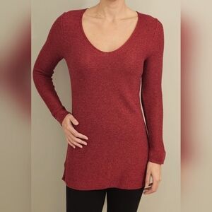 Old Navy Sweater in Size M. Burgundy Red.